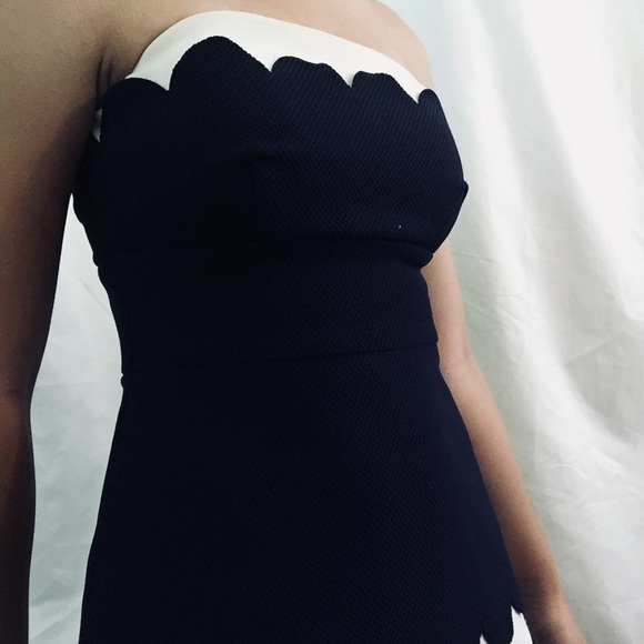 Navy blue and white layered strapless dress - Picture 3 of 4
